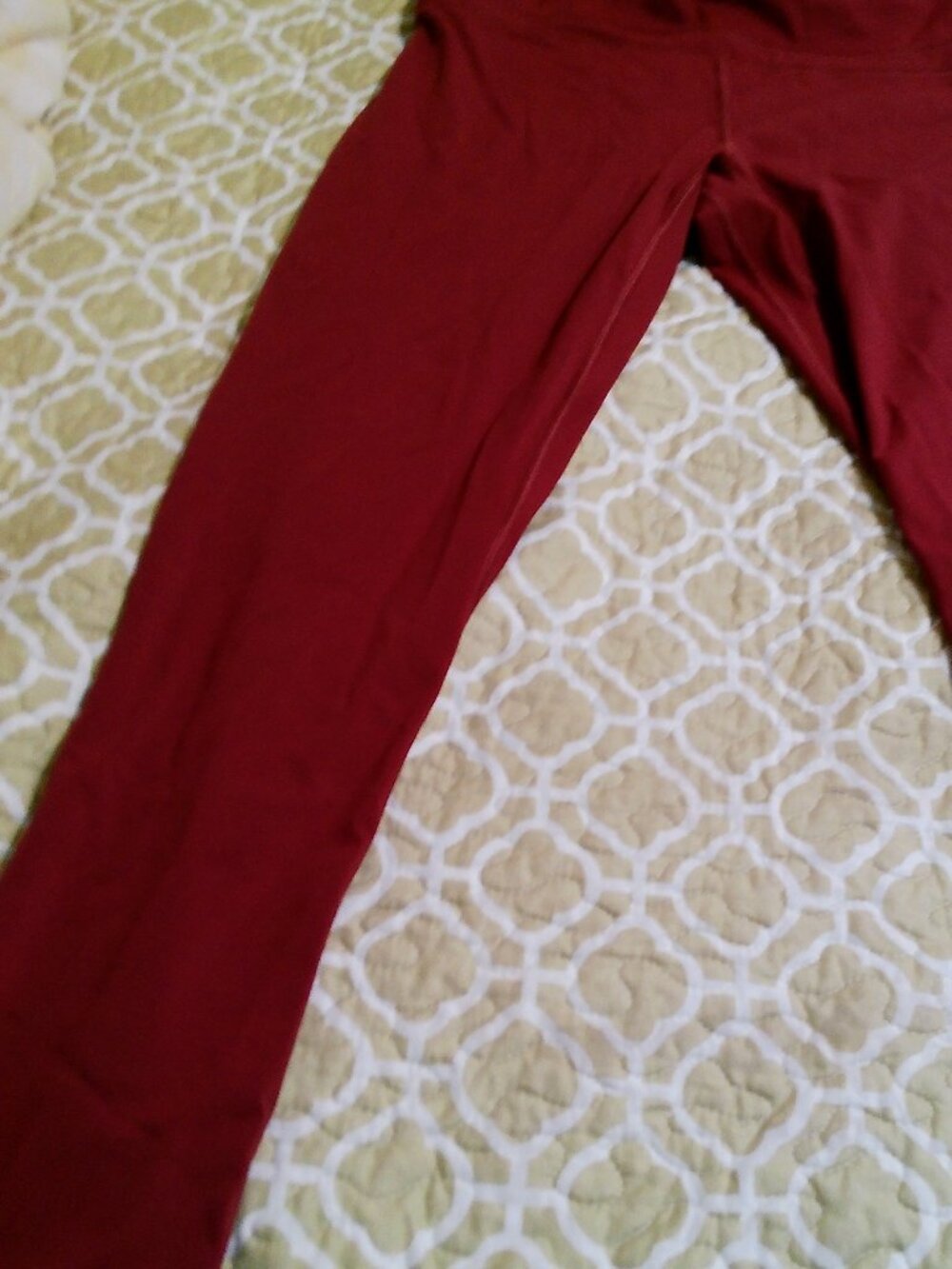LEGGINGS SIZE LARGE GOOD CONDITION BURGANDY COLOR